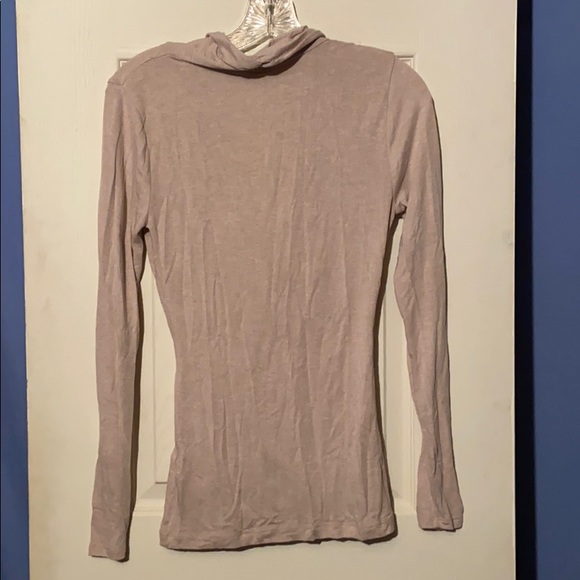 (S) Super soft Banana Republic Top - Picture 4 of 4